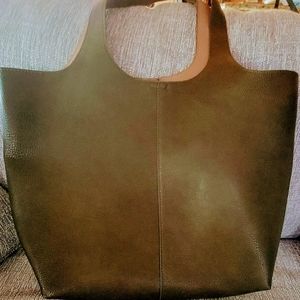 Large tote